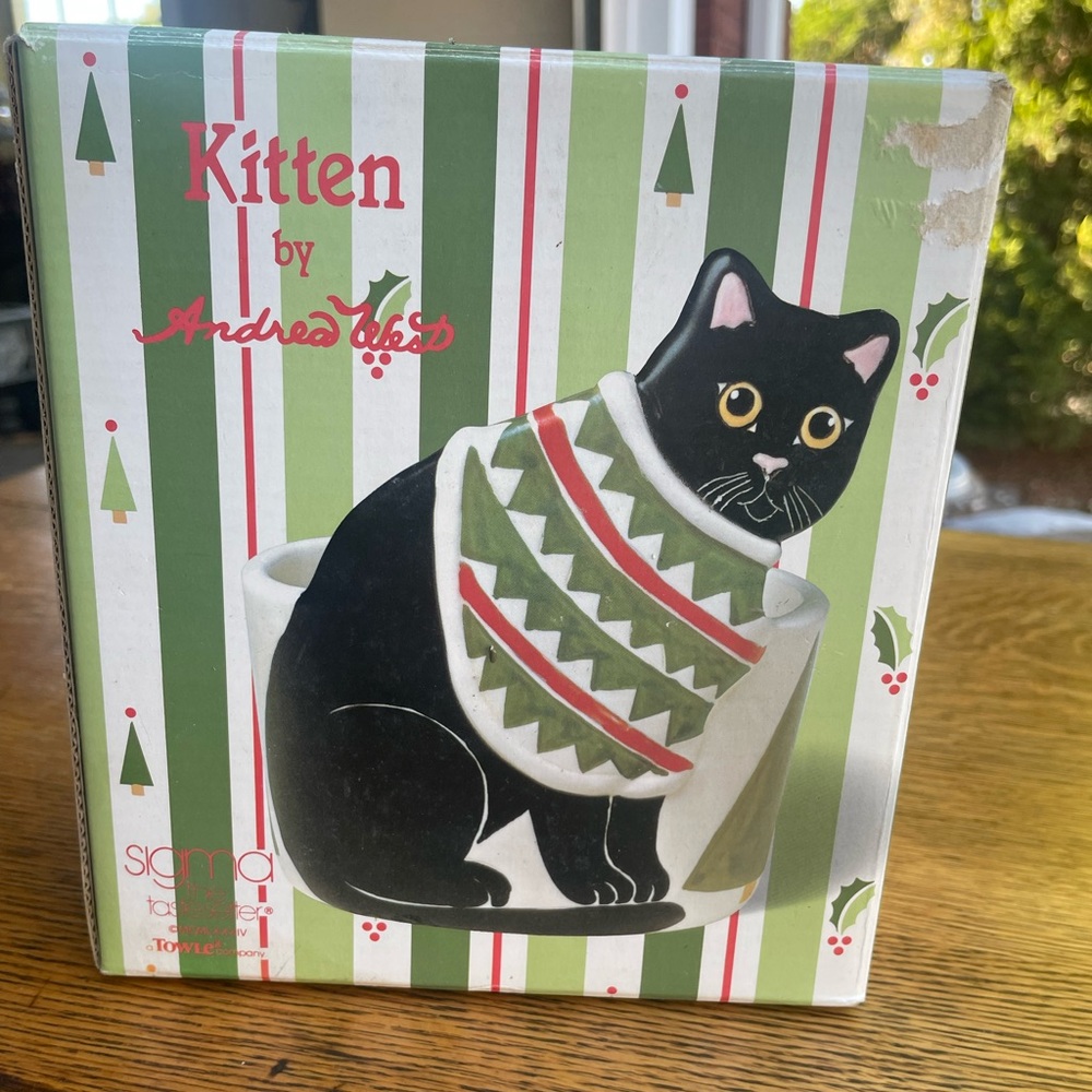 Festive Andrea West Cat Planter